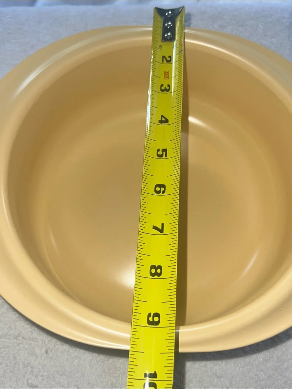 Vintage New Tupperware Ovenworks 2qt ROUND casserole, lid and seal Yellow 2 qt